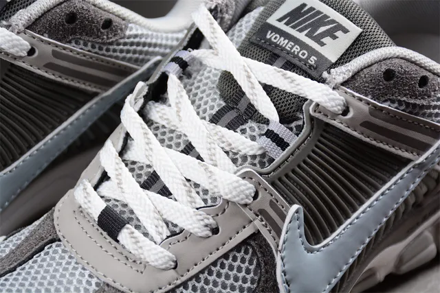 Nike Zoom 2K Gris Bleu Mailles et Synthétique Upper Cage Accent Léger Swoosh Chaussures de course 7