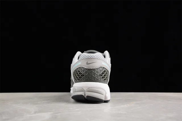 Nike Zoom 2K Gris Bleu Mailles et Synthétique Upper Cage Accent Léger Swoosh Chaussures de course 10