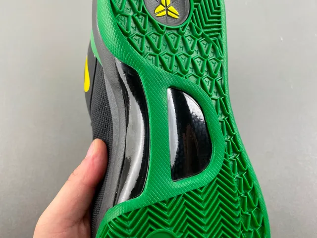 Nike Zoom Kobe VIII Black Yellow Green Basketball Shoes 10