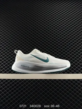 Nike ZoomX 米色和青绿工程网面跑鞋 2