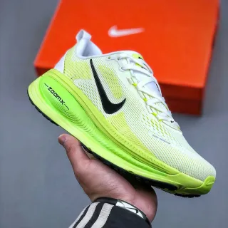 Nike ZoomX Invincible Run White Green Engineered Mesh Upper Full-Length Midsole Running Shoes