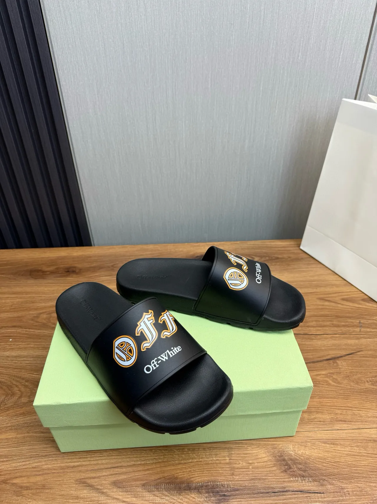 Off-White Anchor Logo Slides Noires 3