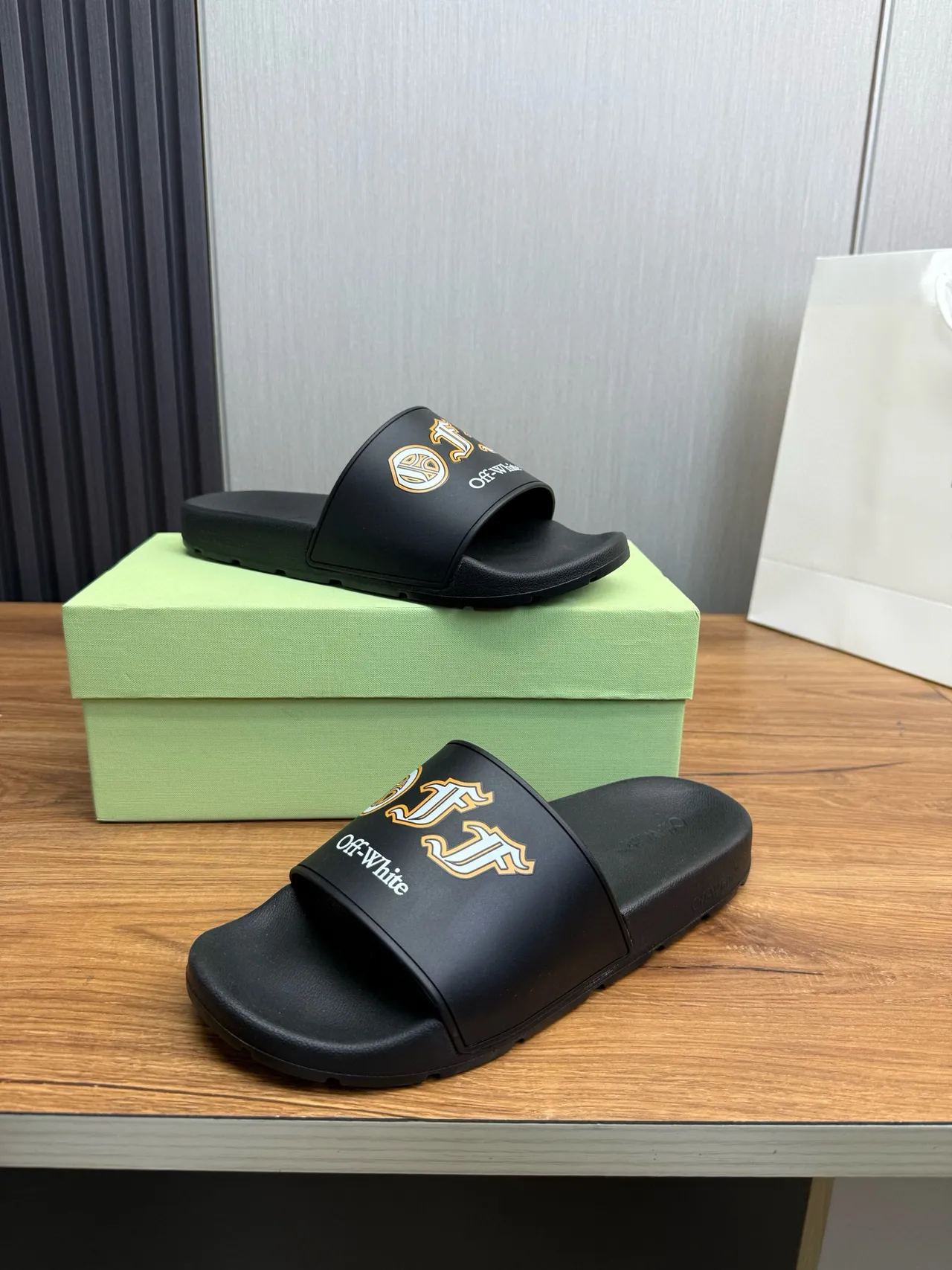 Off-White Anchor Logo Slides Noires 4
