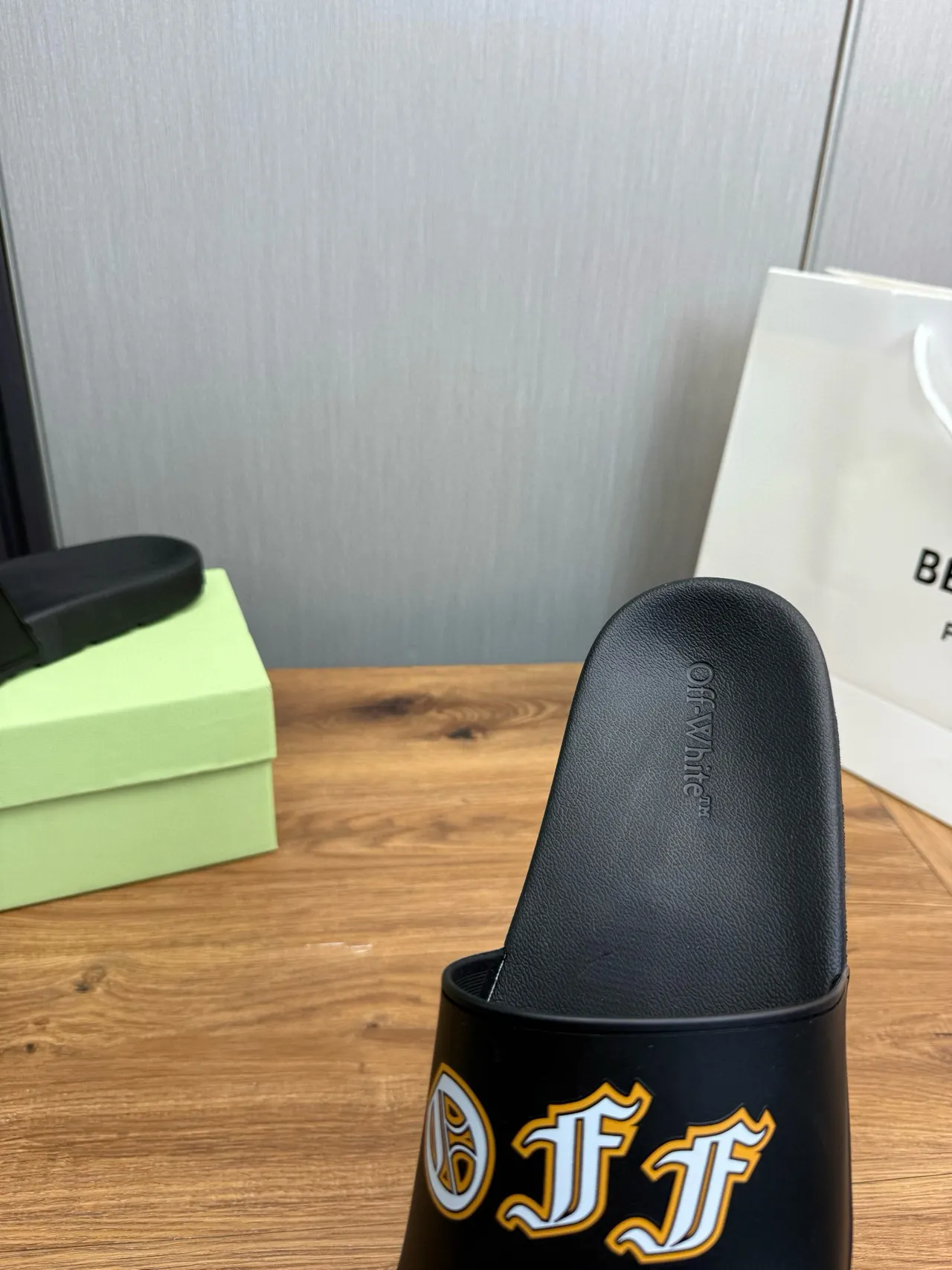 Off-White Anchor Logo Slides Noires 9