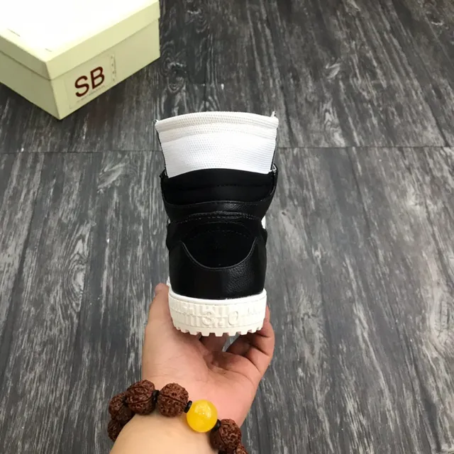 Off-White Chaussures Lifestyle Noir High-Top Industrielles avec Zip-Tie 3
