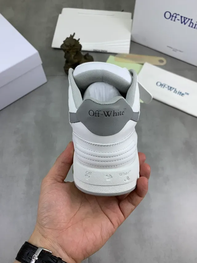 Off-White حذاء رياضي رمادي حزام صناعي إصبع مثقوب نمط حياة 3