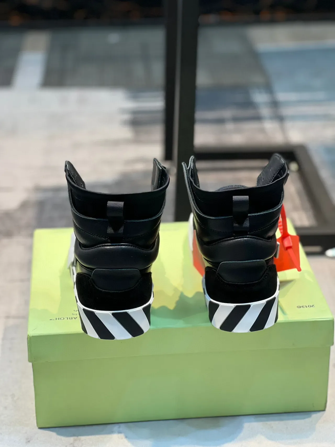 Off-White Baskets Lifestyle Hautes Noires et Blanches 2
