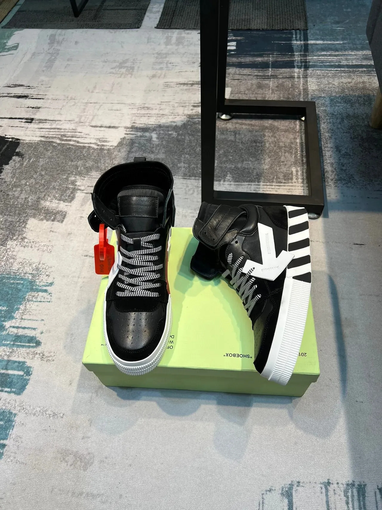 Off-White Baskets Lifestyle Hautes Noires et Blanches 4