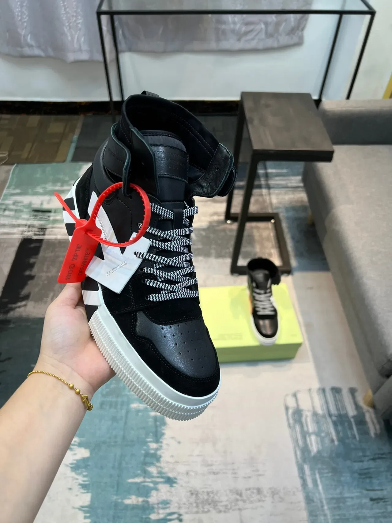 Off-White Baskets Lifestyle Hautes Noires et Blanches 6