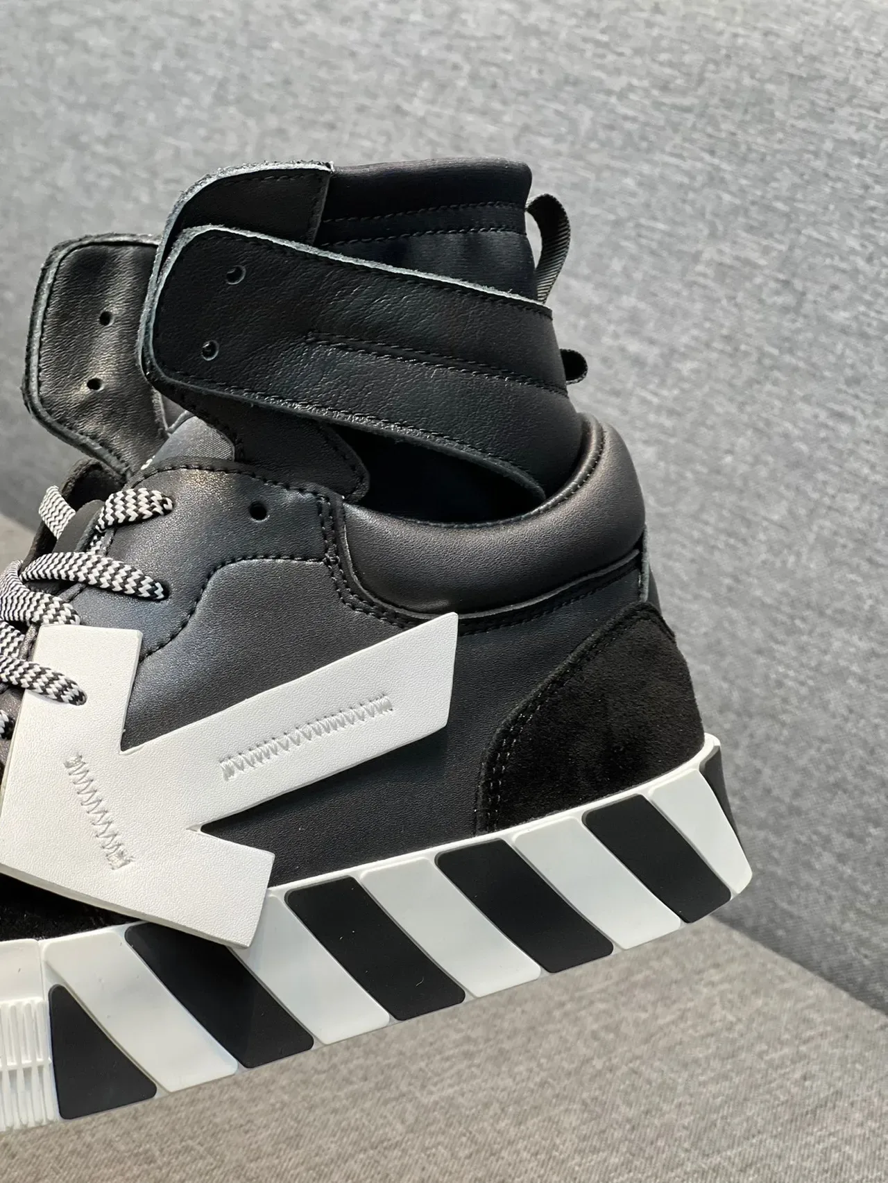 Off-White Baskets Lifestyle Hautes Noires et Blanches 7