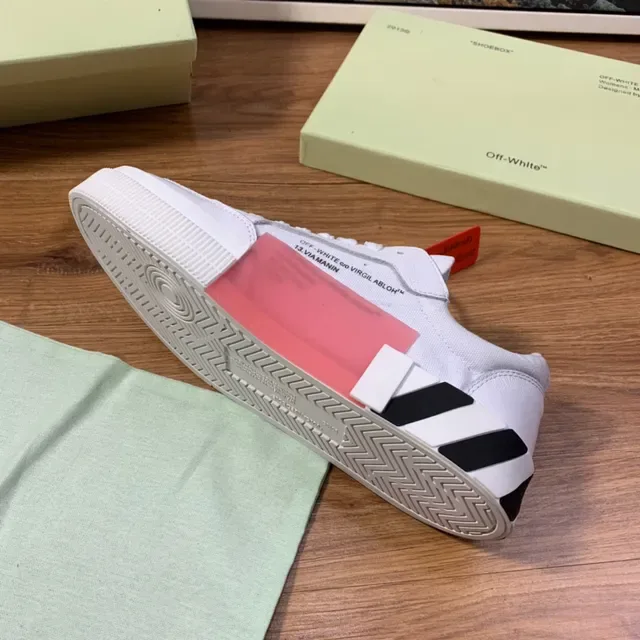 Off-White Red Leather And Canvas Upper Diagonal Arrow Logo Lifestyle Sneakers 3