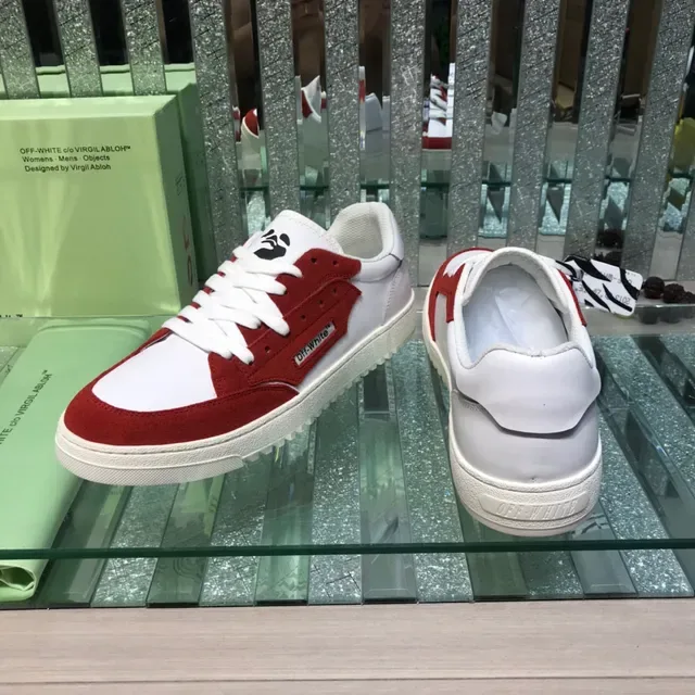 Off-White Sneakers Lifestyle Rouges Low-Top en suède et cuir à panneaux 4