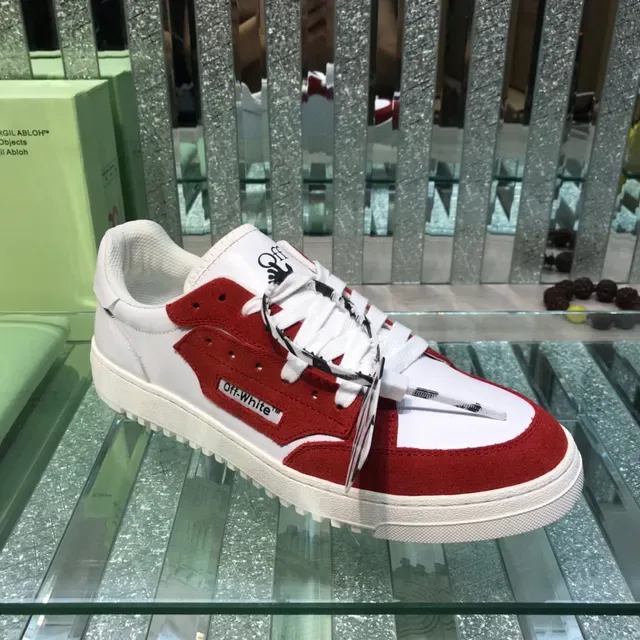 Off-White Sneakers Lifestyle Rouges Low-Top en suède et cuir à panneaux 8