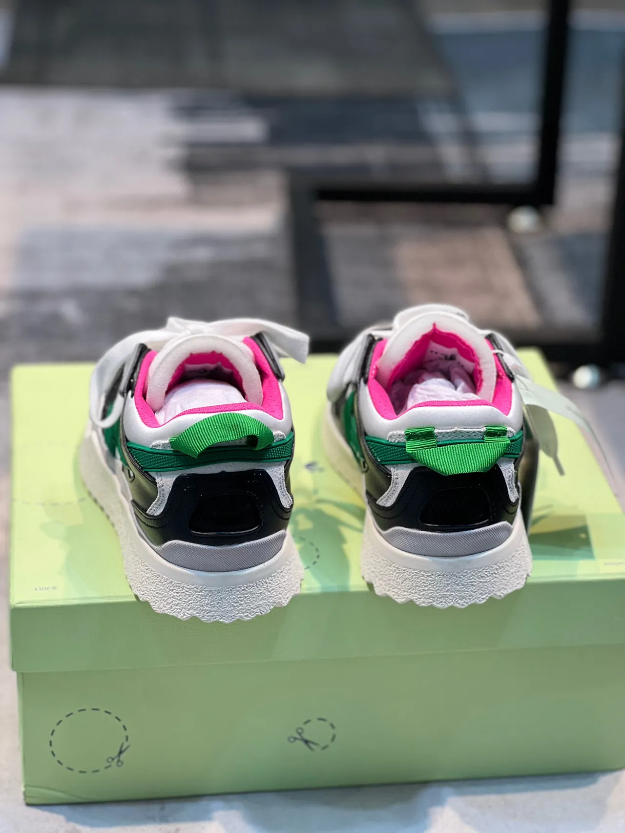 Off-White Runner Noir Vert Rose Chaussures Lifestyle 2