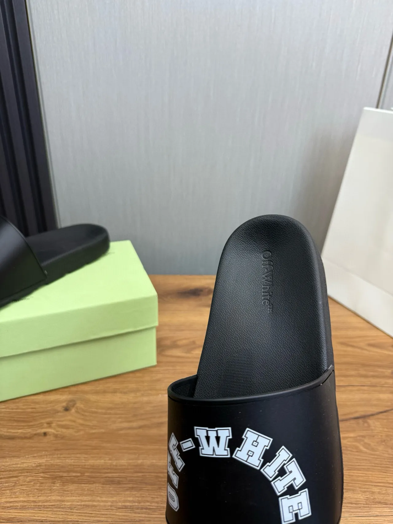 Off-White Slide Noir Construction Caoutchouc Moulé Sangle Unique Large Chaussons 8