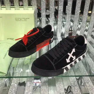 Off-White The Ten حذاء أسلوب حياة منخفض الارتفاع منصة