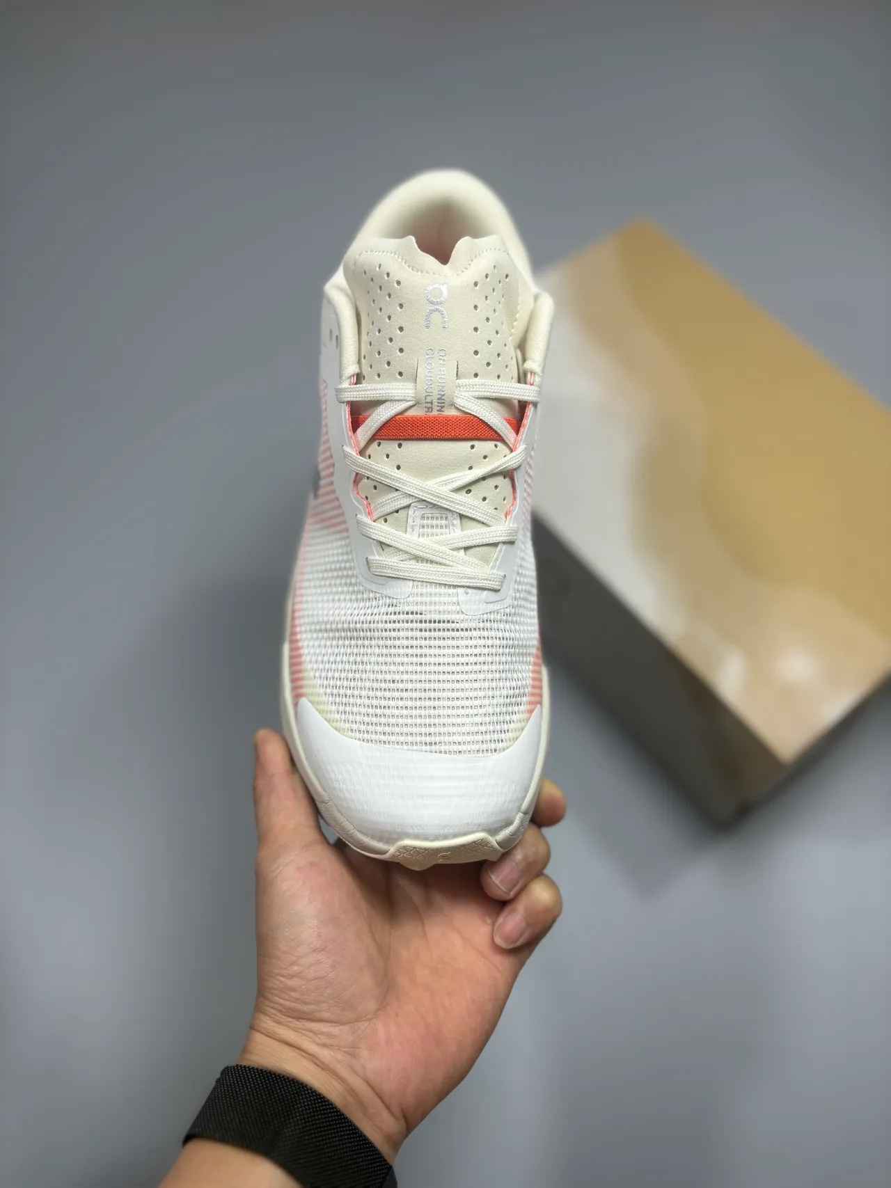 On Chaussures de course Beige Rouge Tige en mesh ingénierie Sculpté Canaux creux Semelle intermédiaire 2