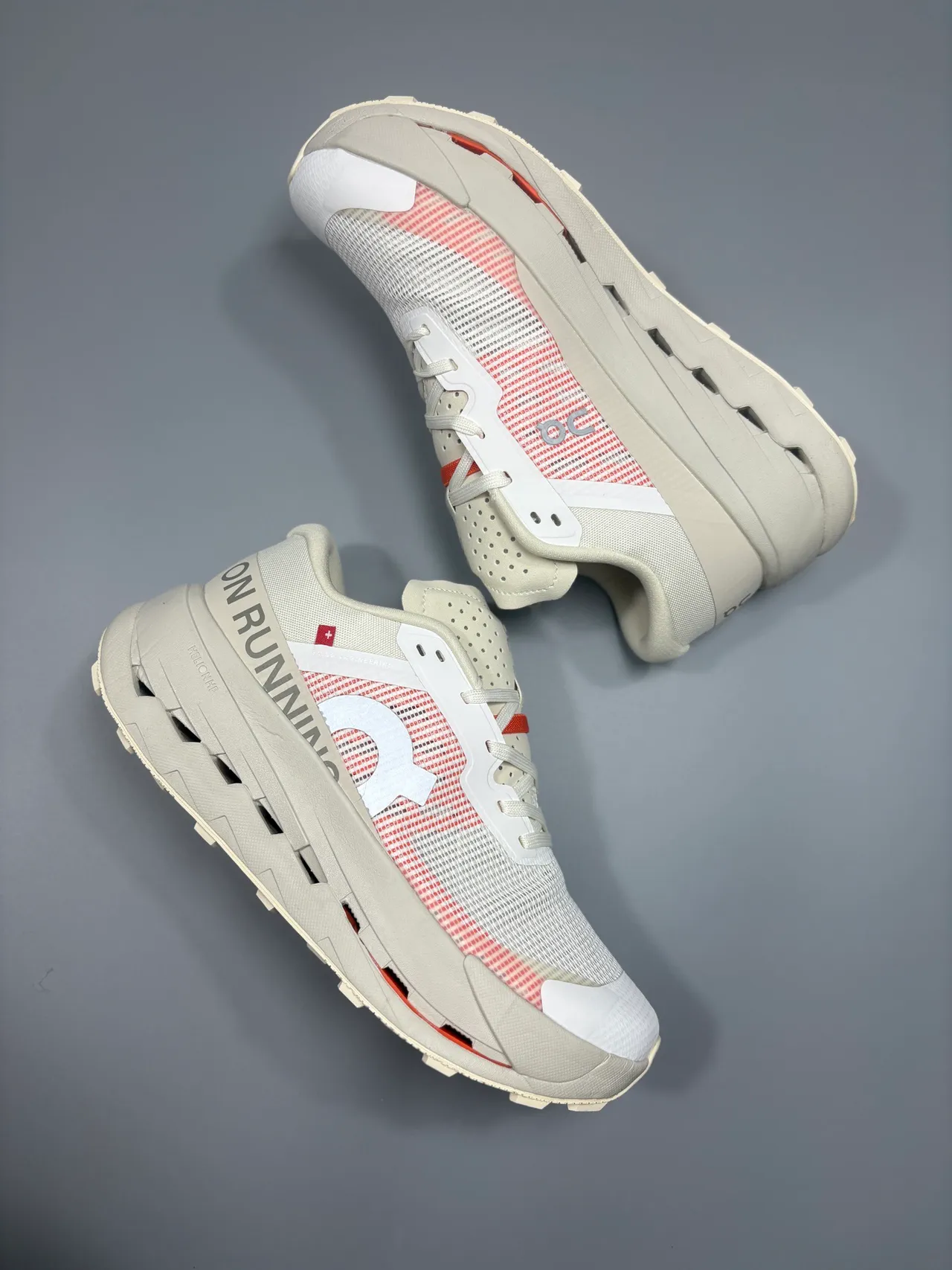 On Chaussures de course Beige Rouge Tige en mesh ingénierie Sculpté Canaux creux Semelle intermédiaire 8