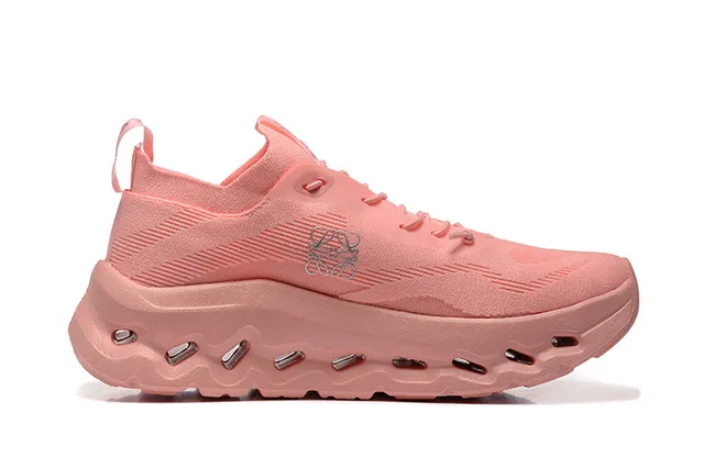 Chaussures de running avec upper en maille rose CloudTec Pod midsole 4