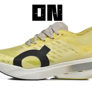 On Amarillo Negro Parte superior de malla ingenieril Amortiguación Oversized Midsole Zapatos de Running