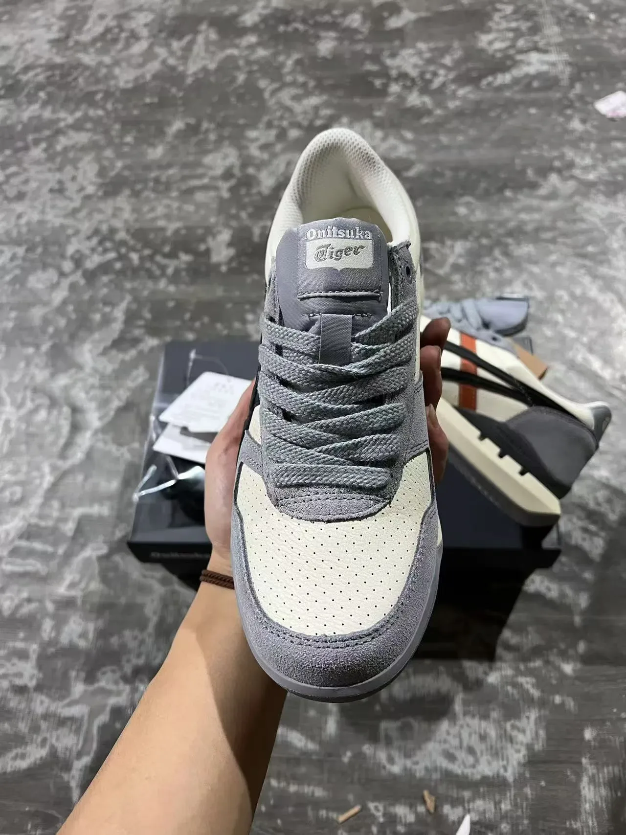 Onitsuka Tiger Gray Black Vintage-Inspired Layered Leather-Suede Upper Lifestyle Sneakers 3