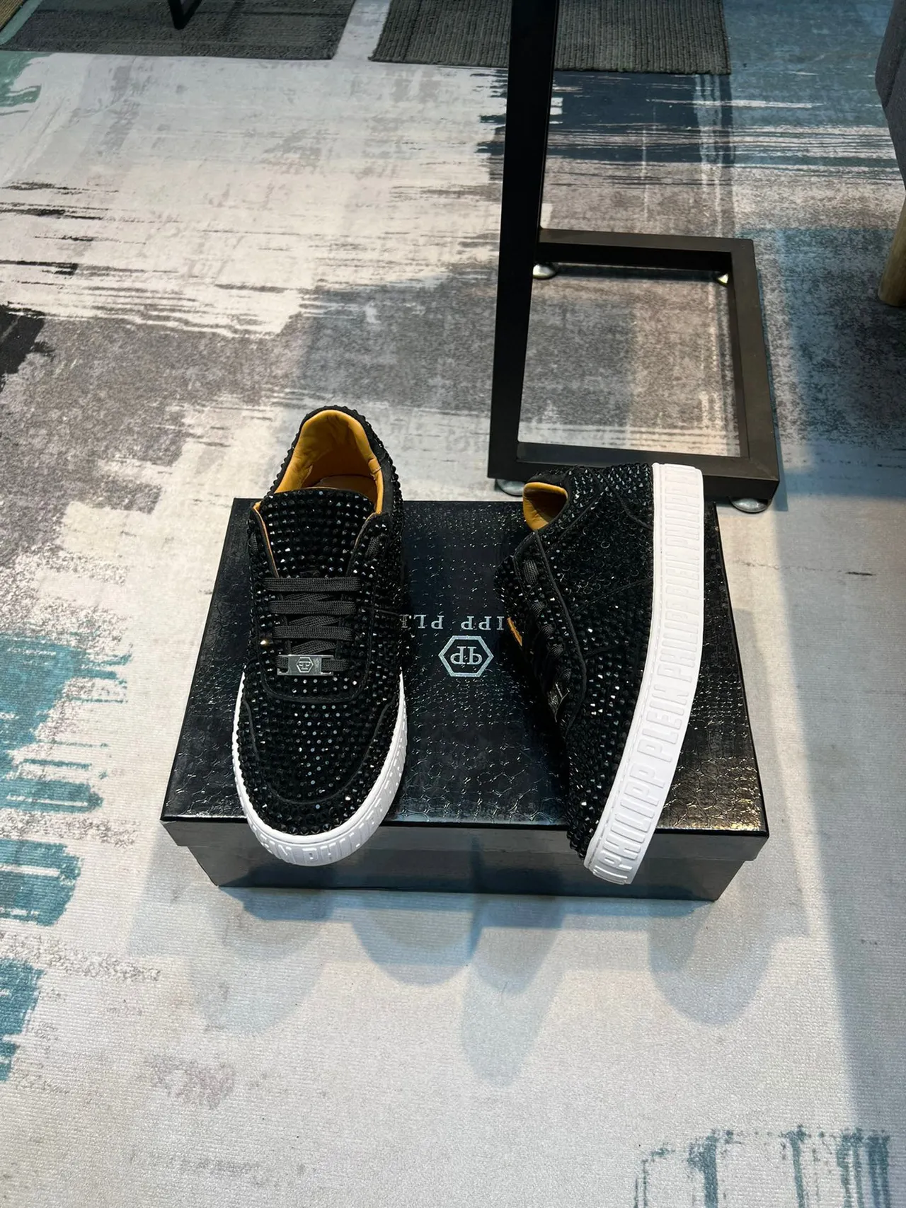 Philipp Plein Noir/Beige Orné de Cristaux Low-Top Lifestyle Sneakers 4