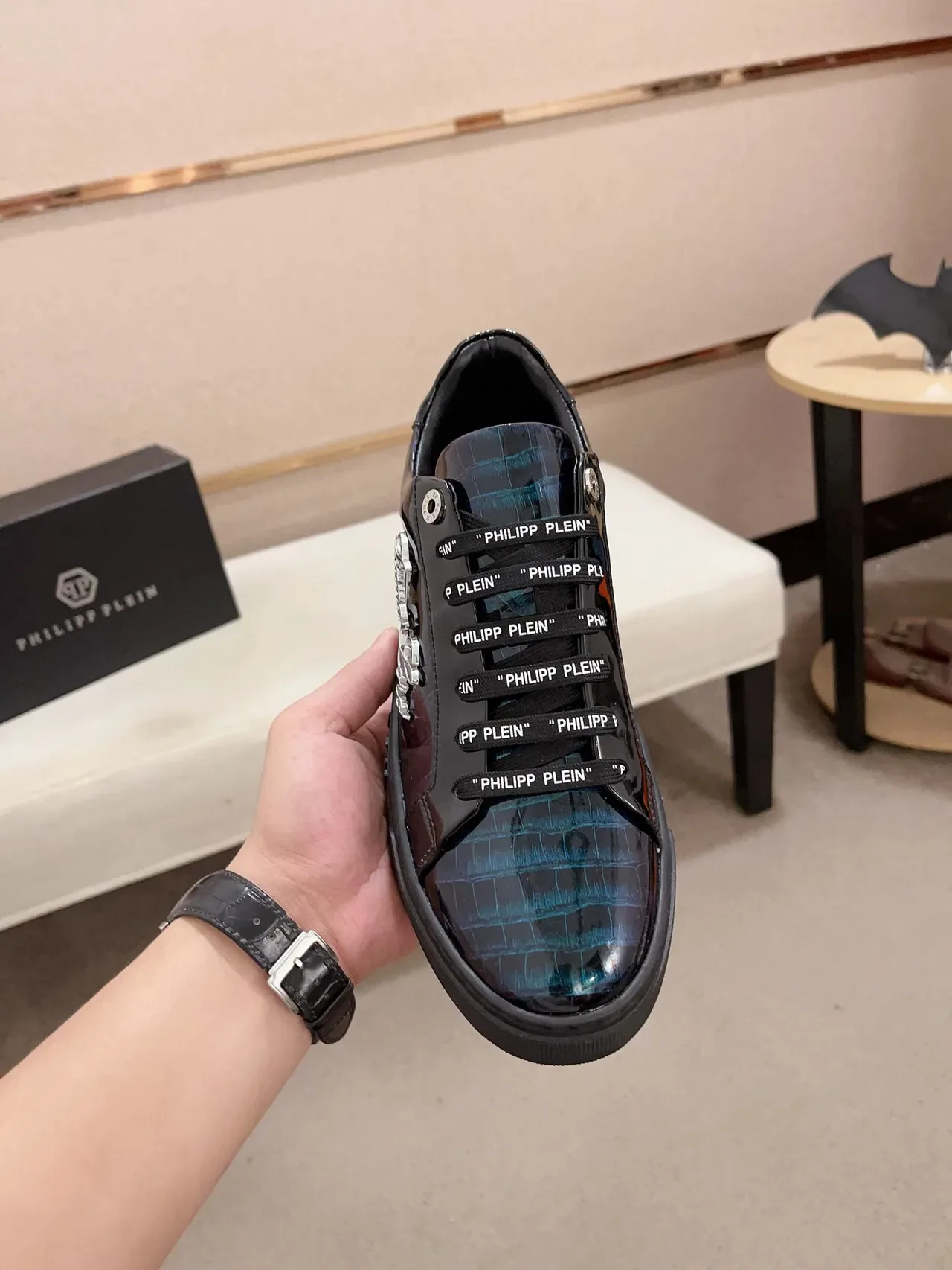 Philipp Plein Preto Azul brilhante como patentado com textura de crocodilo embossado sneakers lifestyle 2