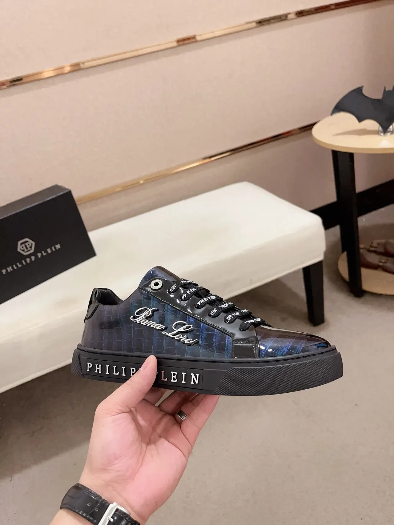 Philipp Plein Preto Azul brilhante como patentado com textura de crocodilo embossado sneakers lifestyle 4