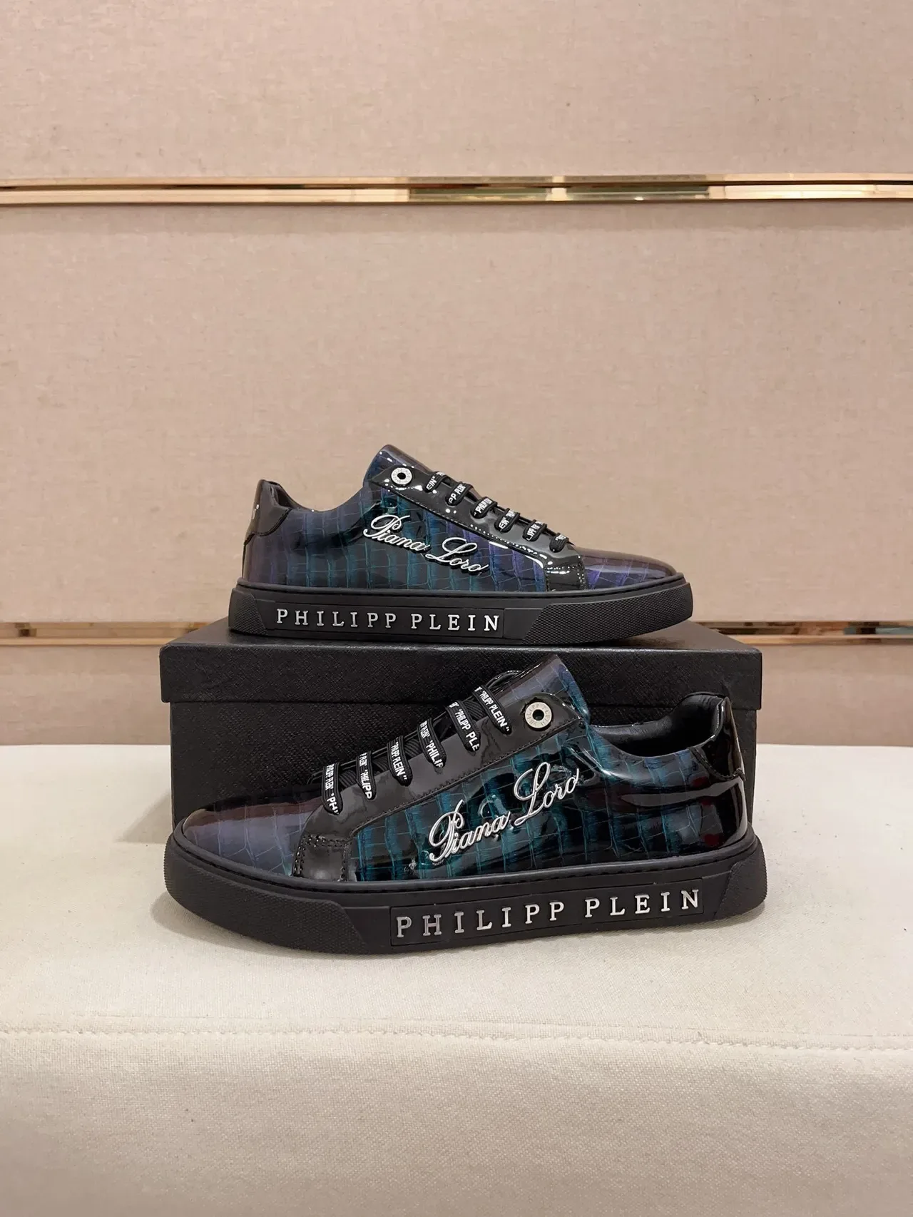 Philipp Plein Preto Azul brilhante como patentado com textura de crocodilo embossado sneakers lifestyle 7