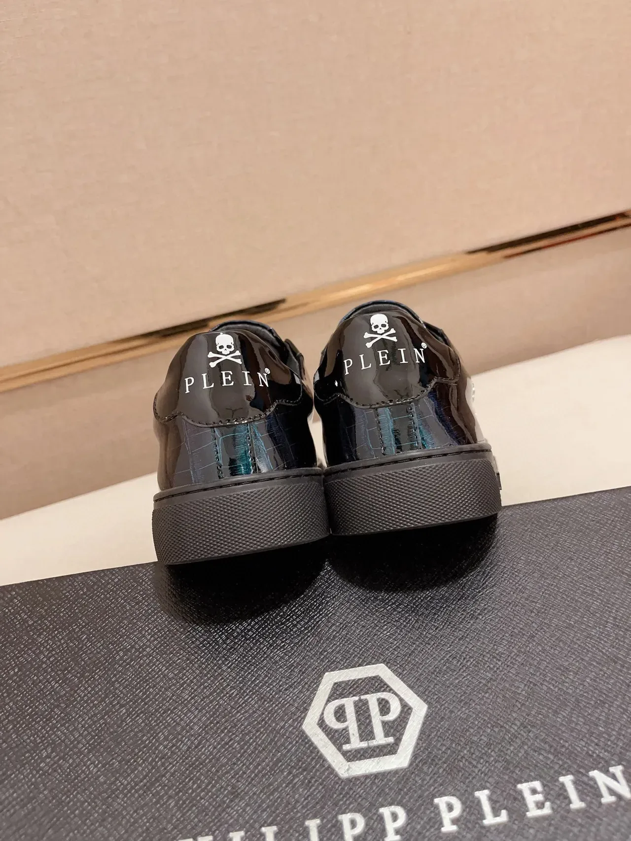 Philipp Plein Preto Azul brilhante como patentado com textura de crocodilo embossado sneakers lifestyle 8