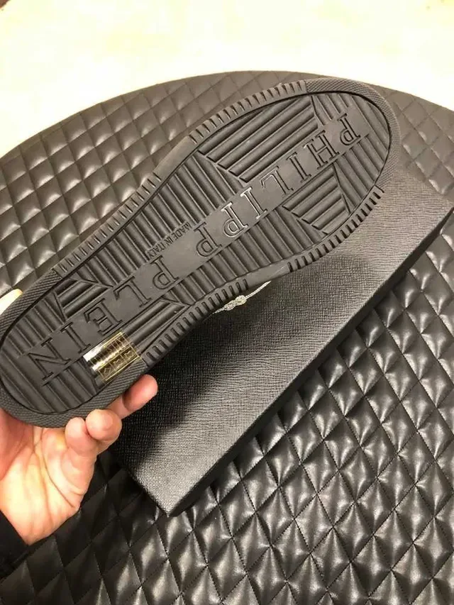 Philipp Plein Baskets Lifestyle en Cuir Noir et Or à la Cheville Haute 4
