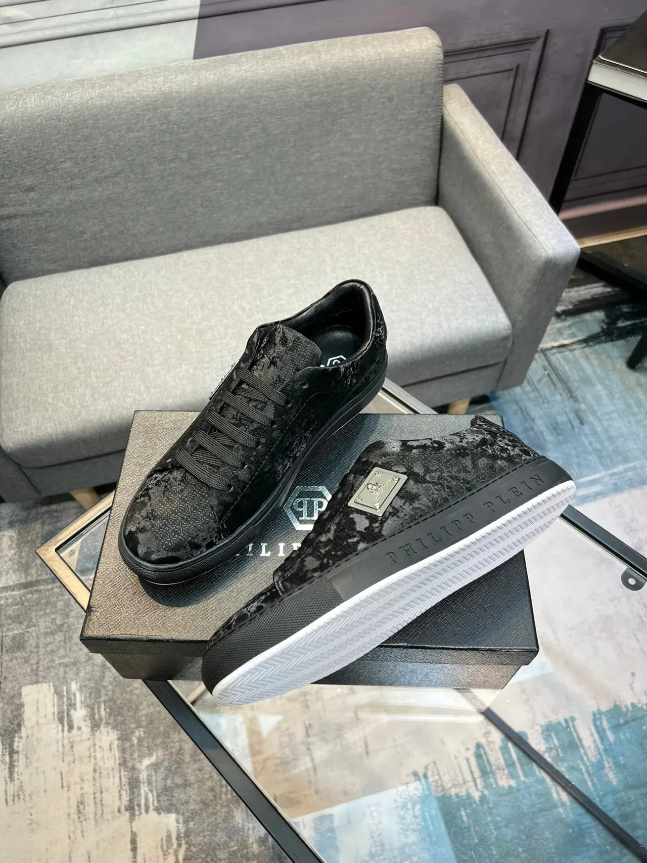 Philipp Plein Black Gray Floral-Print Leather Upper Metal Skull Plaque Lifestyle Sneakers 4