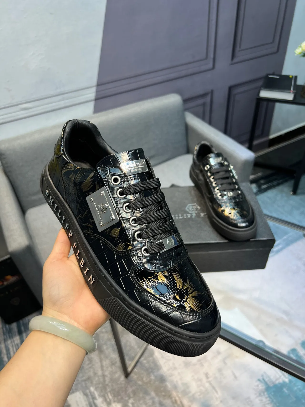 Philipp Plein Sneakers Lifestyle en Cuir Patenté Noir avec Broderie Phoenix 5