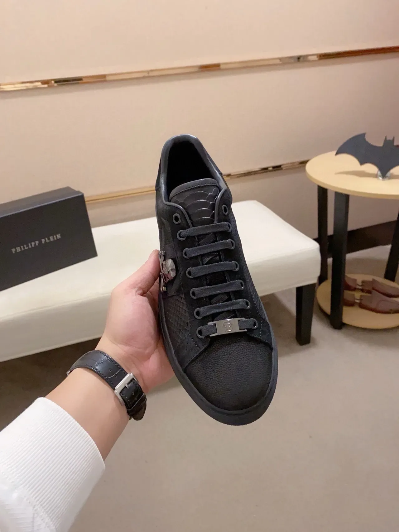 Philipp Plein Sneakers Lifestyle Noir Argent Cuir et Texturé Écailles de Serpent Emblème Métal 2