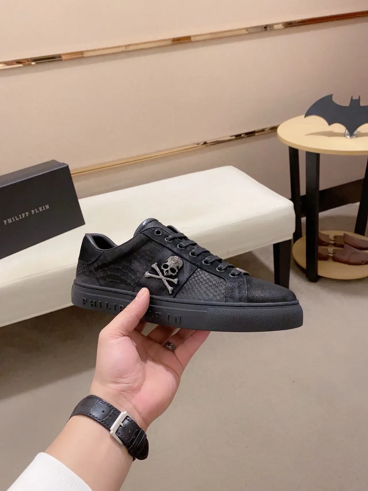 Philipp Plein Sneakers Lifestyle Noir Argent Cuir et Texturé Écailles de Serpent Emblème Métal 4
