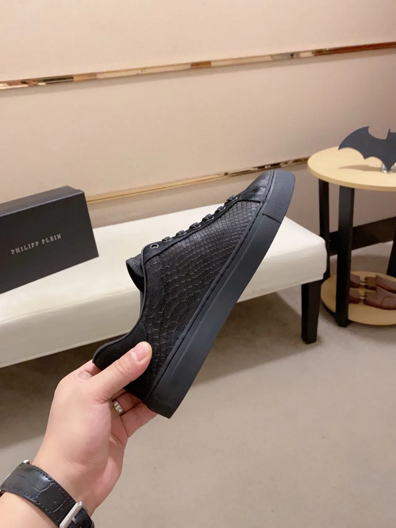 Philipp Plein Sneakers Lifestyle Noir Argent Cuir et Texturé Écailles de Serpent Emblème Métal 5