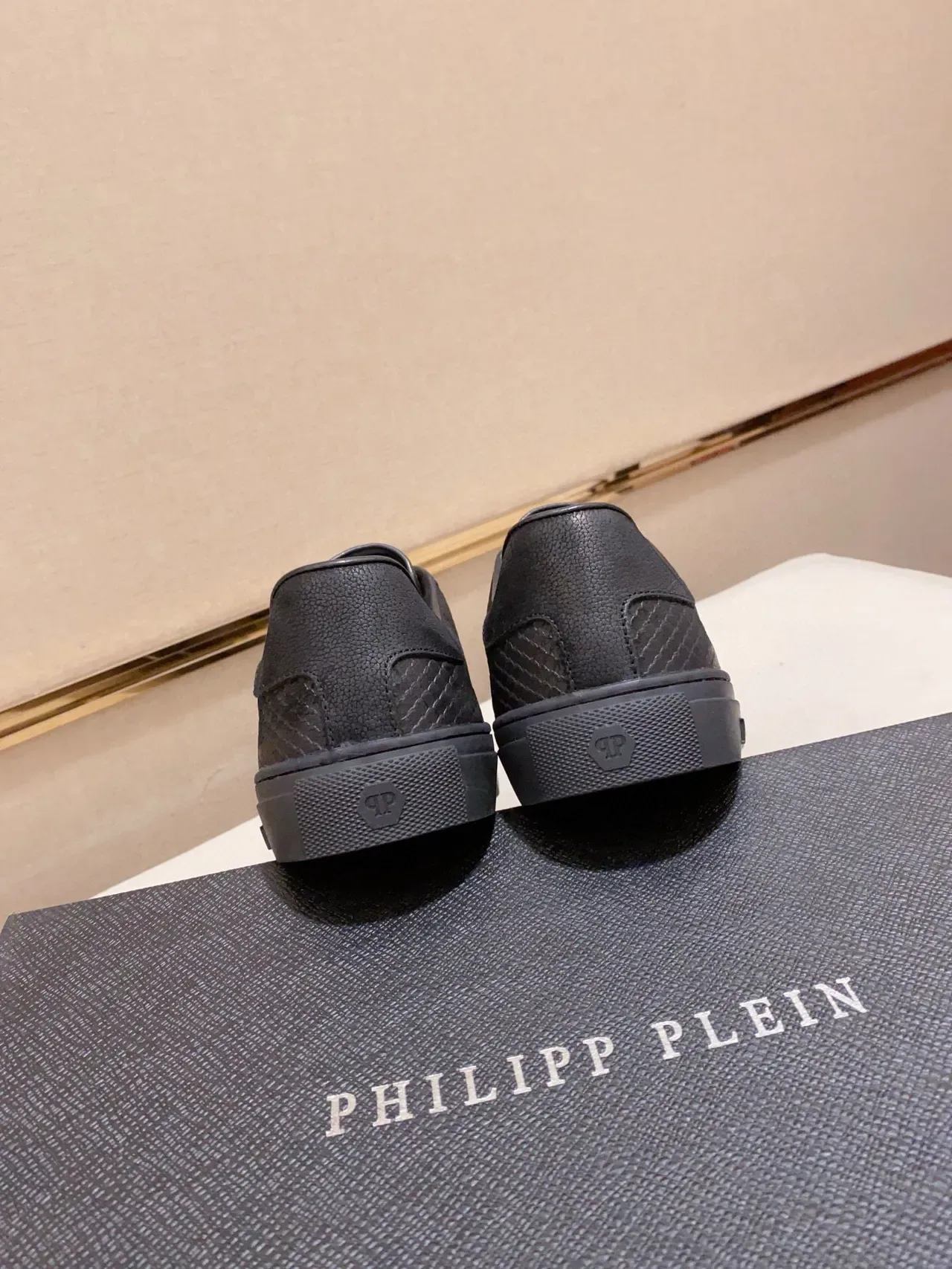 Philipp Plein Sneakers Lifestyle Noir Argent Cuir et Texturé Écailles de Serpent Emblème Métal 8