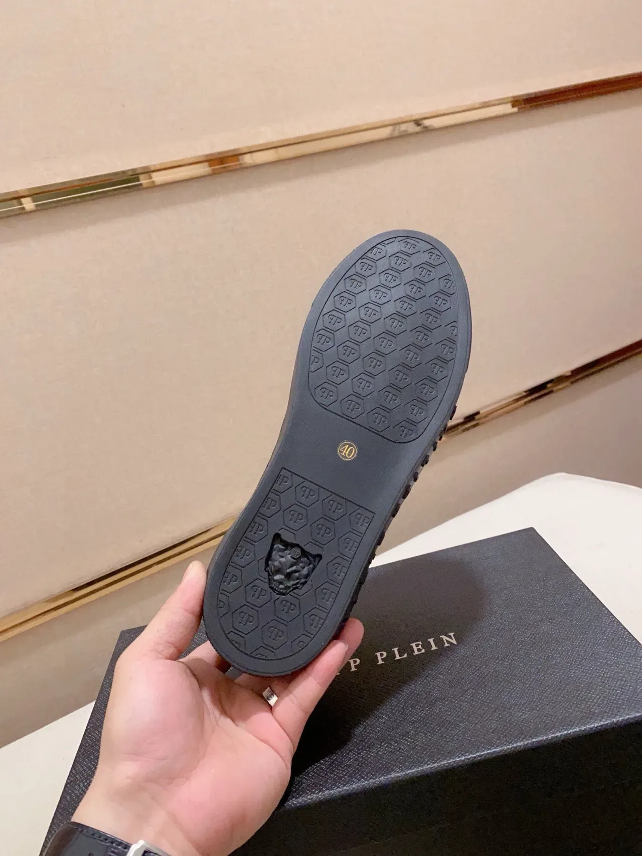 Philipp Plein Sneakers Lifestyle Noir Argent Cuir et Texturé Écailles de Serpent Emblème Métal 9