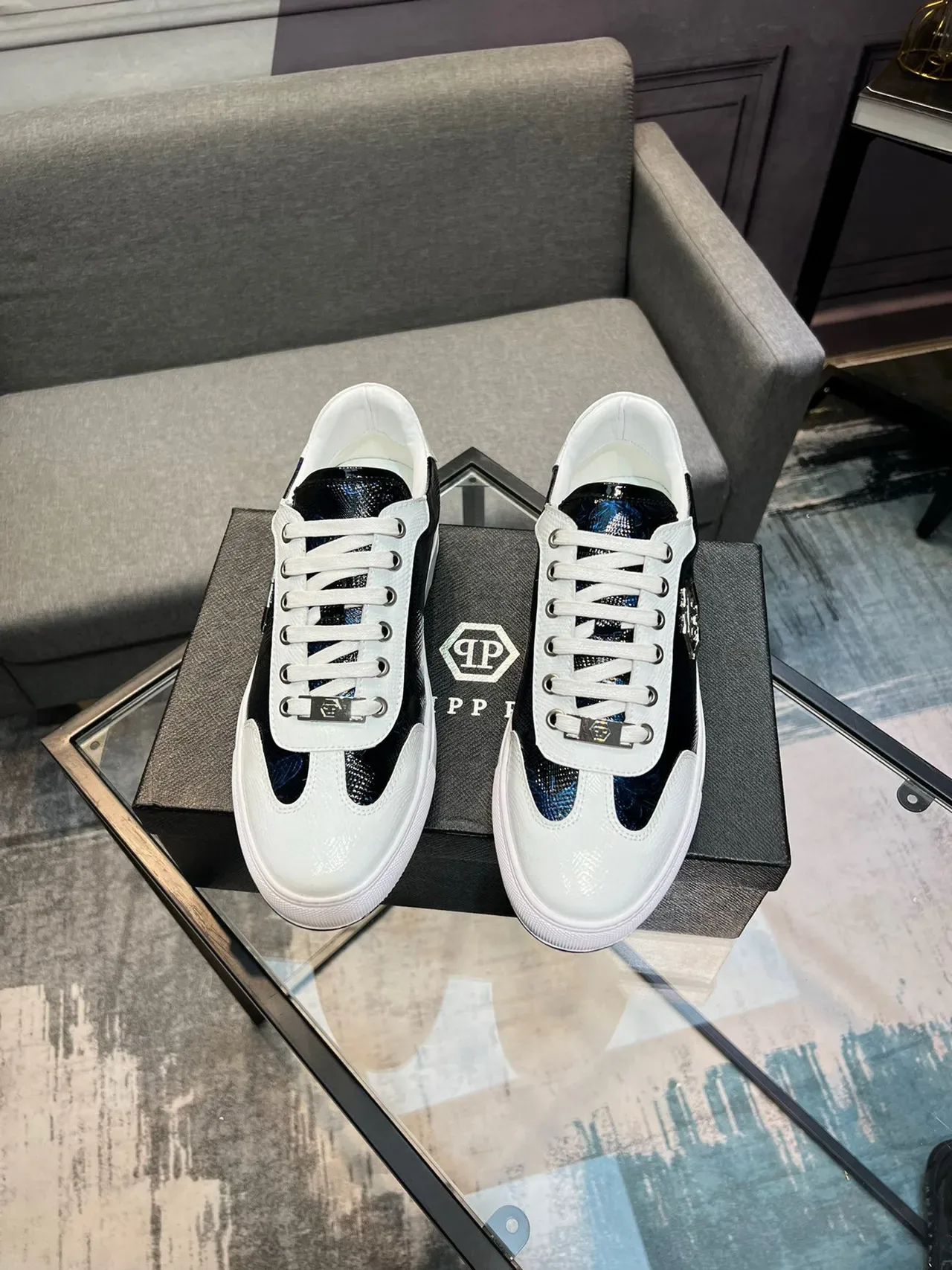 Philipp Plein Sneakers basses noires et blanches à lacets 2