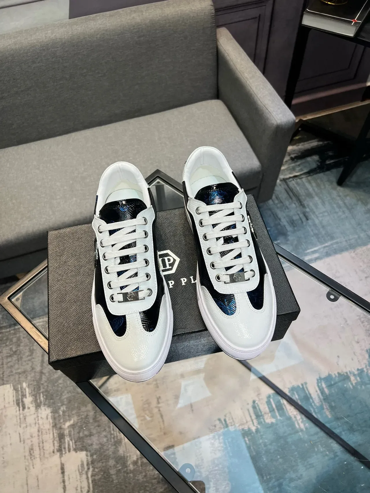 Philipp Plein Sneakers basses noires et blanches à lacets 5