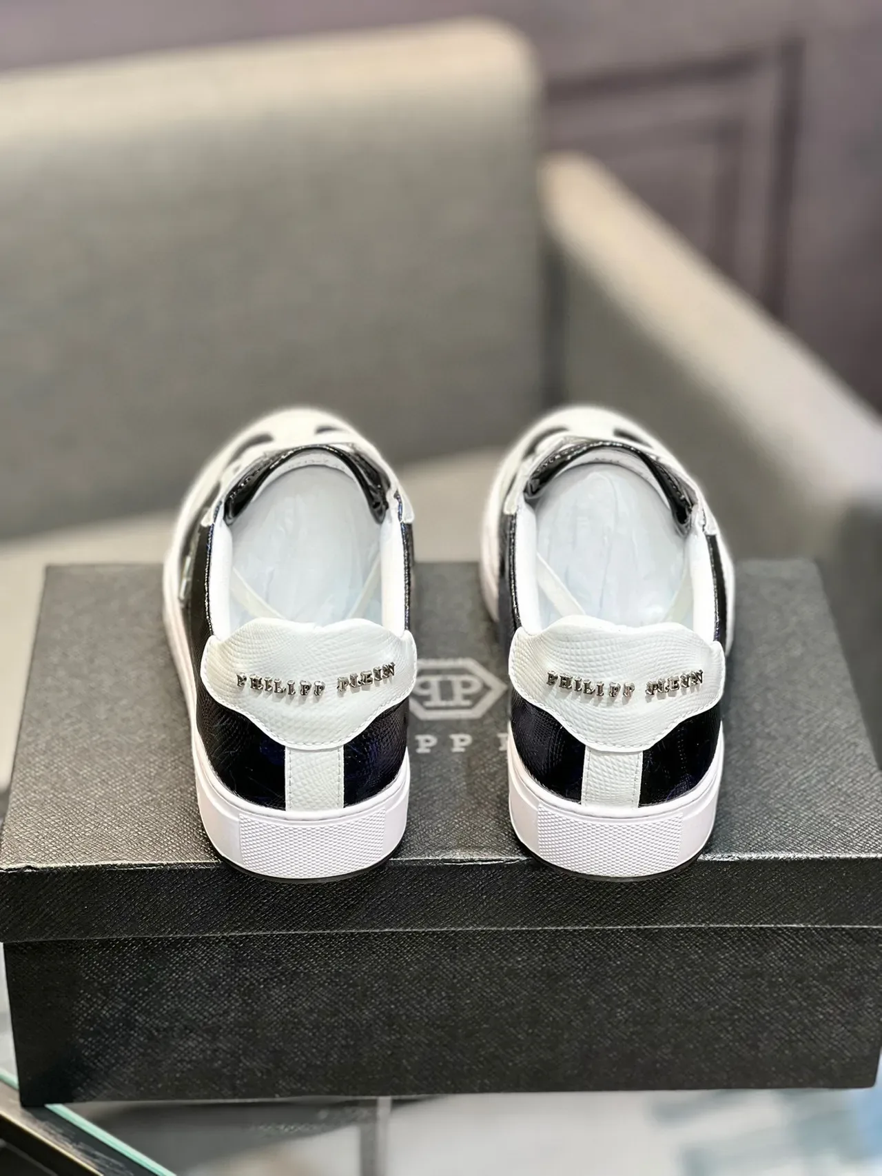 Philipp Plein Sneakers basses noires et blanches à lacets 8