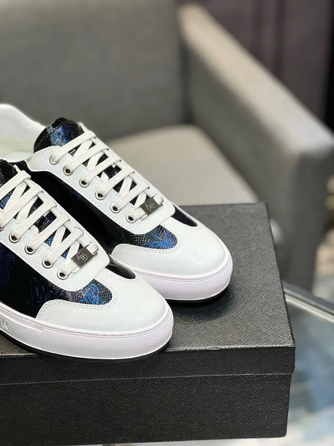 Philipp Plein Sneakers basses noires et blanches à lacets 9