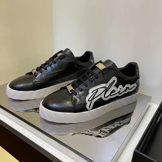 Philipp Plein Sneaker Lifestyle avec Logo Embellished Noir Blanc Cuir matelassé Lifestyle Sneakers 4