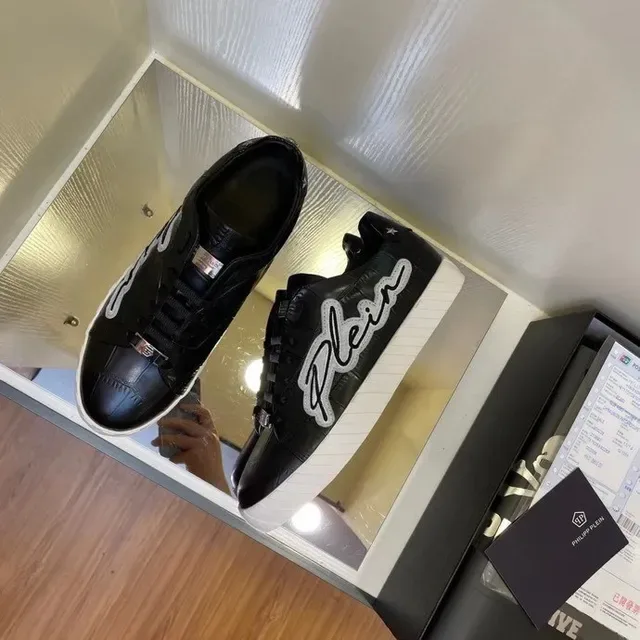 Philipp Plein Sneaker Lifestyle avec Logo Embellished Noir Blanc Cuir matelassé Lifestyle Sneakers 9