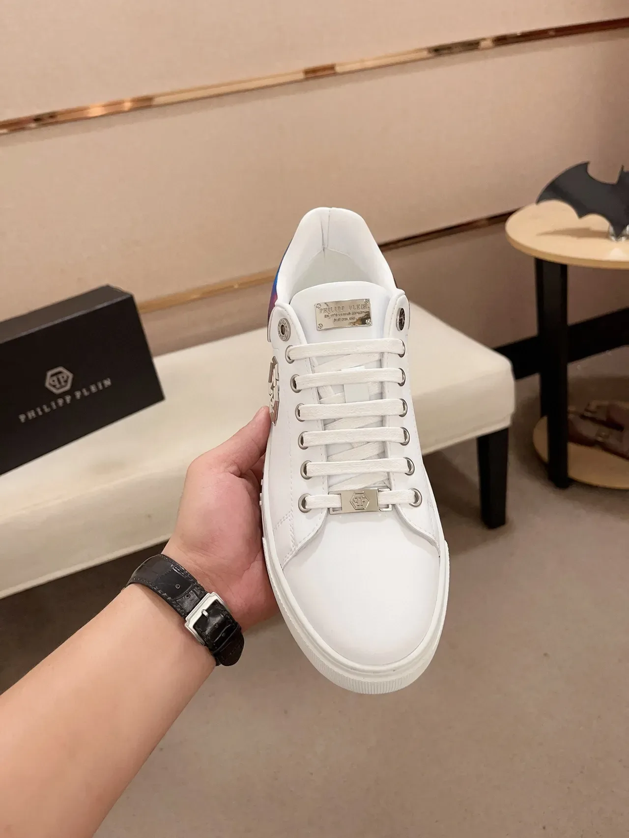 Philipp Plein Sneakers Lifestyle Blances Bleues Cuir Supérieur Tab Talon Iridescent 2