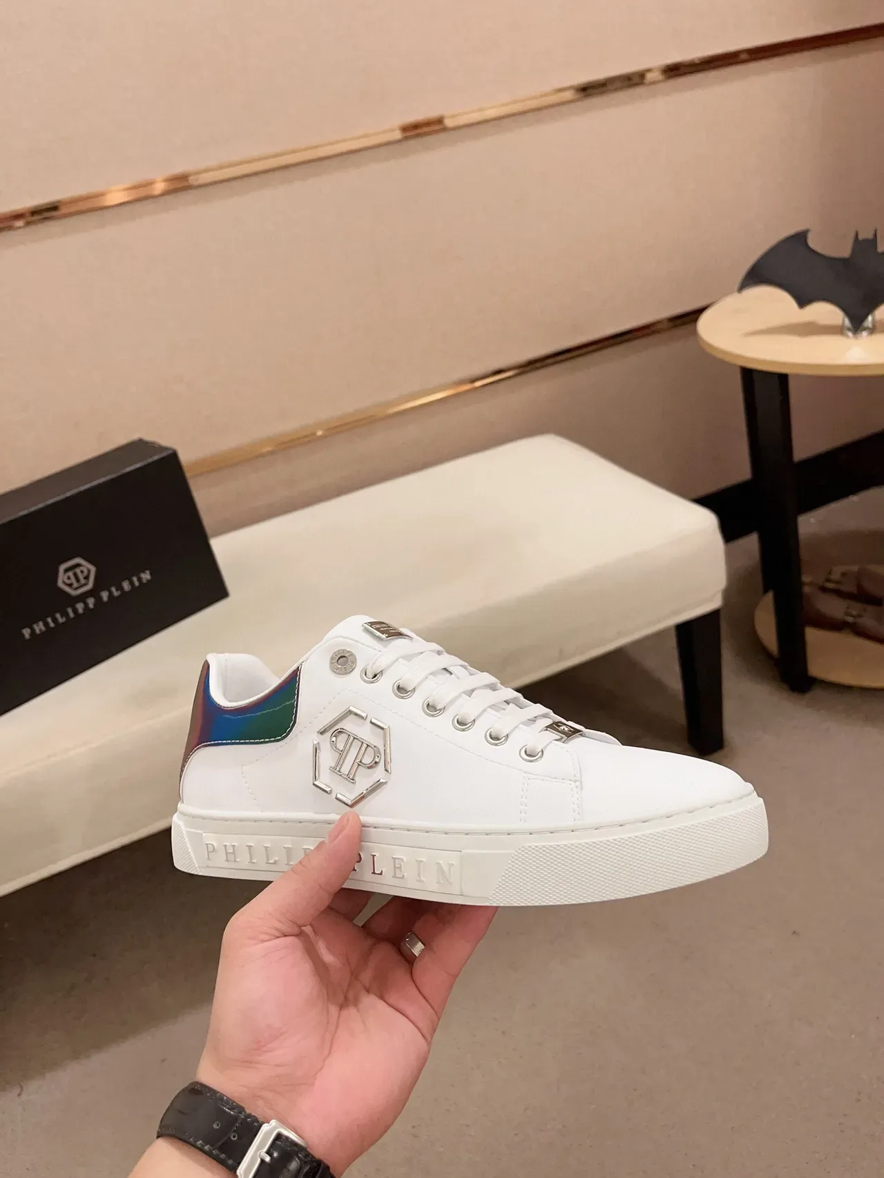 Philipp Plein Sneakers Lifestyle Blances Bleues Cuir Supérieur Tab Talon Iridescent 4