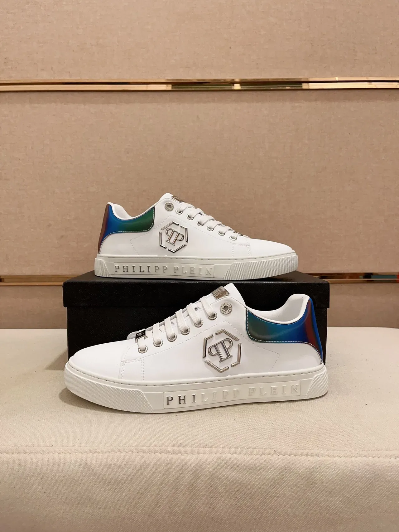 Philipp Plein Sneakers Lifestyle Blances Bleues Cuir Supérieur Tab Talon Iridescent 7