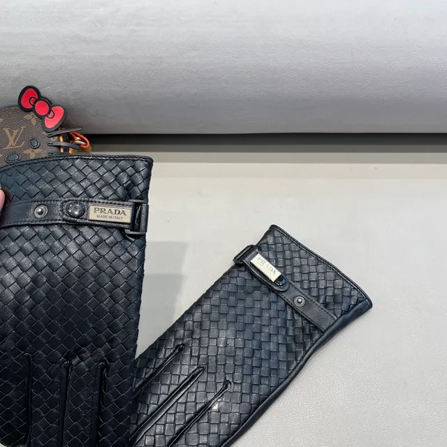 Prada Luvas de Couro Preto Intrecciato Tecidas Fecho de Cinta Ajustável 7