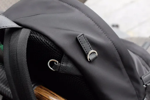 Prada Sac à dos casual en nylon noir mat de silhouette structurée 3