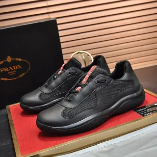 Prada أسود أحمر جلد-شبكة هجين علوي شعار مثلثي علامات Lifestyle Sneakers